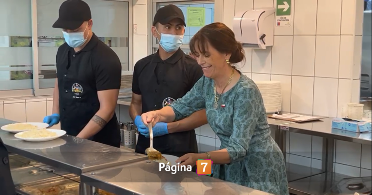 María Pía Adriasola sorprendió en su primer día en La Moneda: sirvió el almuerzo a funcionarios