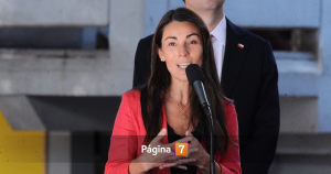 Ministra de Educación anunció proyecto para revisar mochilas en colegios tras fatal ataque en Calama