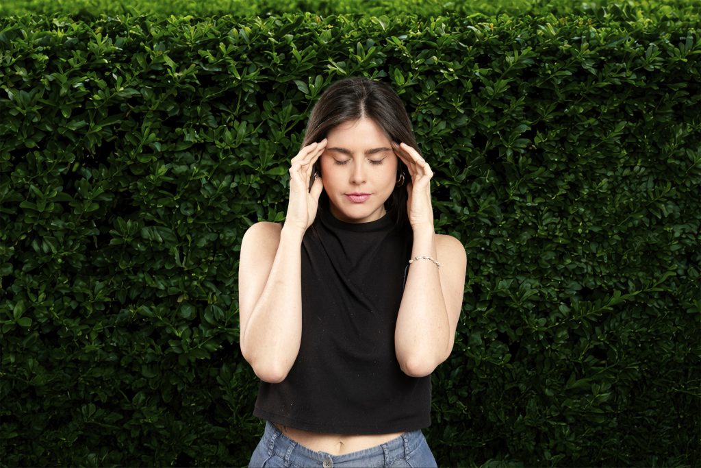 ¿Quién es Dianne Fischer, la médium de 'Vecinos al límite' que ve gente muerta desde niña?