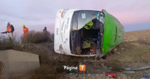Trágico accidente en Bolivia: bus chileno volcó dejando nueve muertos