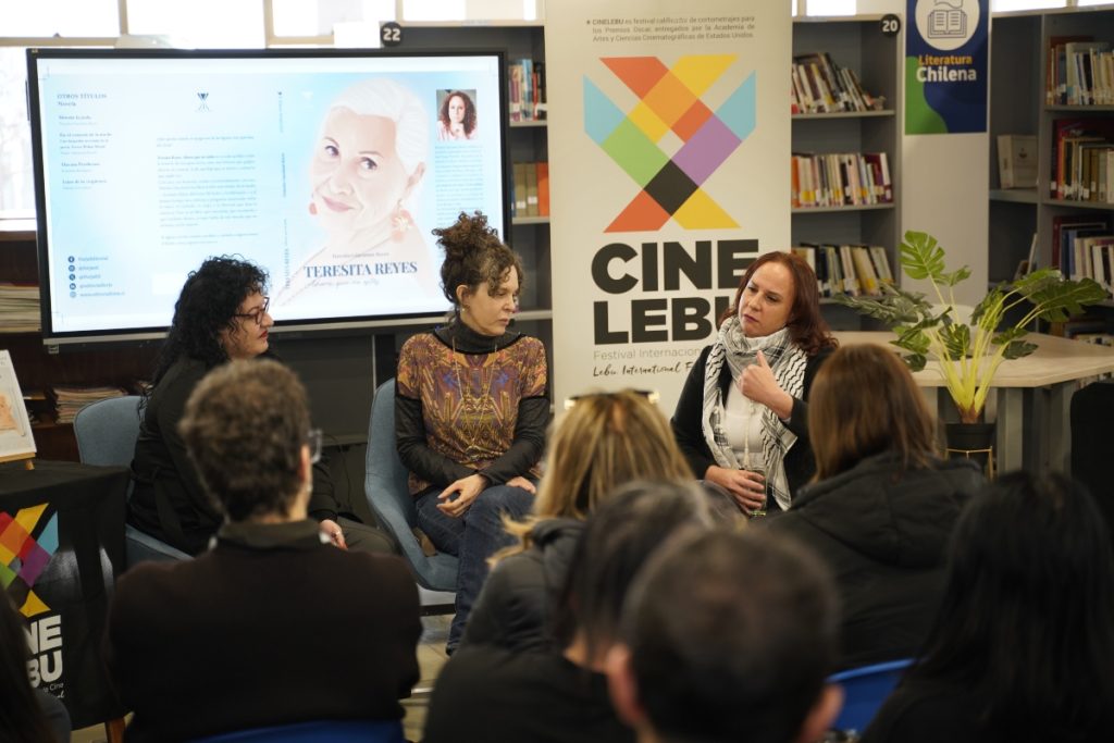 Hija de Teresita Reyes emocionó a CINELEBU con íntimo lanzamiento de libro sobre duelo y la actriz