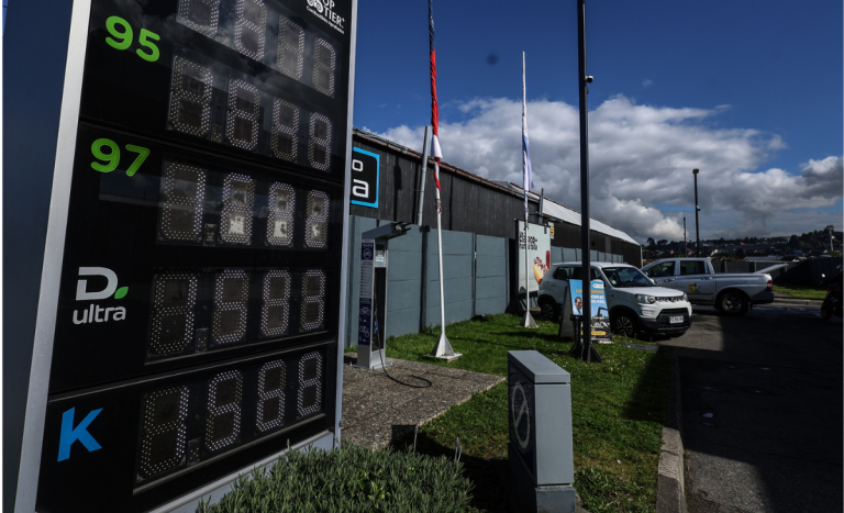 Precios bajaron: revisa aquí las modificaciones en los valores de combustibles en Chile