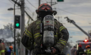 Adulta mayor muere tras incendio en vivienda ubicada en Estación Central: hubo dos lesionados