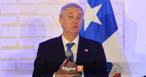 Aprobación de José Antonio Kast cayó 4 puntos