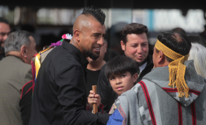 Arturo Vidal devolvió $35 millones tras recibir dinero que fue robado en casa de cambios de Santiago