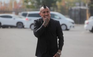 Arturo Vidal devuelve $15 millones restantes tras verse involucrado en robo a casa de cambios