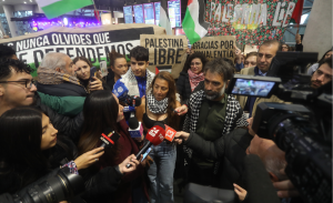 Los chilenos detenidos en Israel llegaron a Santiago: 