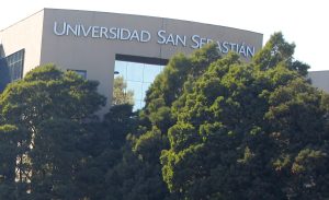 Estudiante de Universidad San Sebastián denuncia violación grupal tras fiesta mechona en Concepción