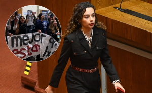 Diputada Javiera Rodríguez recibió escupos y empujones de estudiantes de la Universidad de Chile