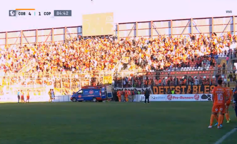 Hincha de Cobreloa quedó grave tras caer de reja en estadio: está en proceso de recuperación