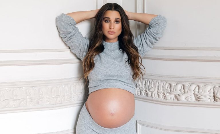 Tita Ureta y Spiro Razis celebran la llegada de su hija: tierna foto confirmó nacimiento de la bebé
