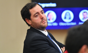Diputado Kunstmann justificó polémico viaje al Caribe con particular frase: 