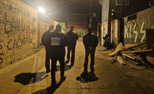 Registro mostró balacera en Valparaíso que dejó a joven fallecida: sujetos dispararon desde vehículo