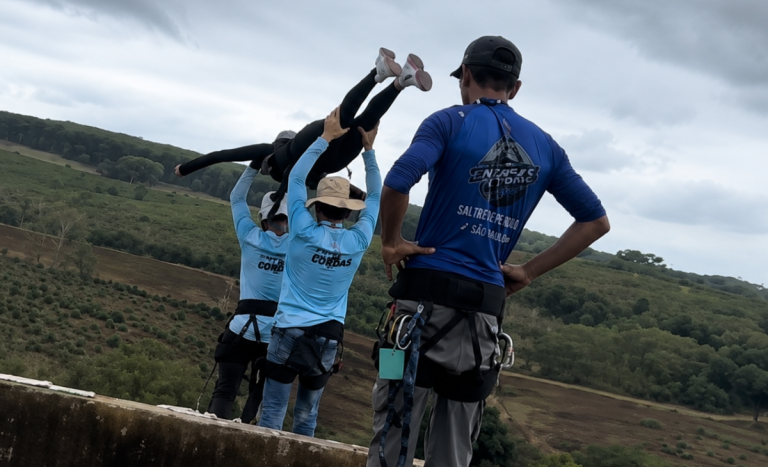 Mujer de 21 años falleció tras realizar salto con cuerda de 40 metros de altura en Brasil