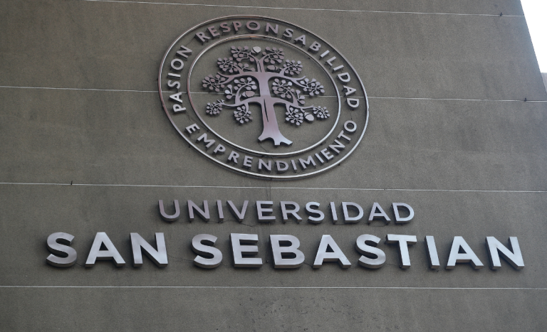 Abogado de acusados de violación grupal en Universidad San Sebastián: 