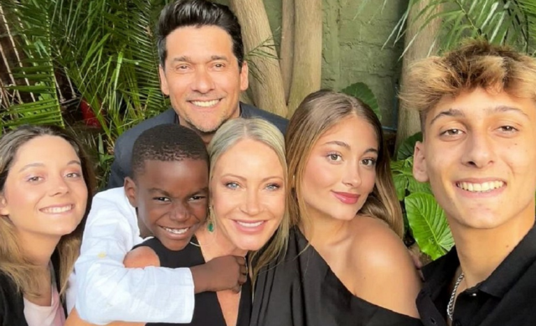 Así celebró sus 25 años la hija mayor de Rafael Araneda: compartieron íntimo registro familiar