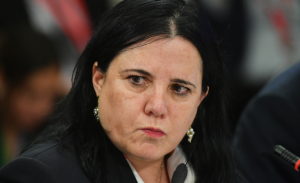 Contraloría resolvió que exministra Steinert excedió sus atribuciones al pedir datos reservados a PDI