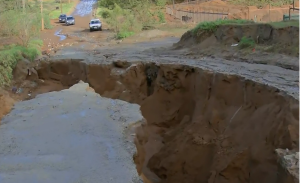 Impactante socavón bloqueó Reñaca y otro cortó ruta entre Puchuncaví y Zapallar