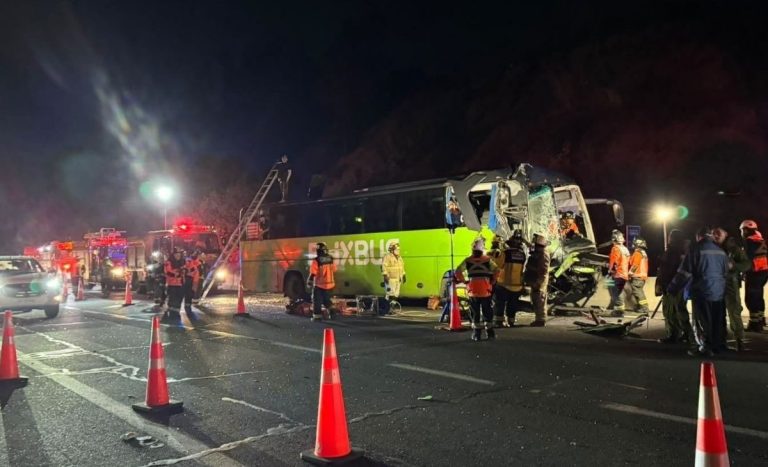 Colisión entre bus y camión en Ruta 68 dejó más de 20 lesionados: uno permanece en estado grave
