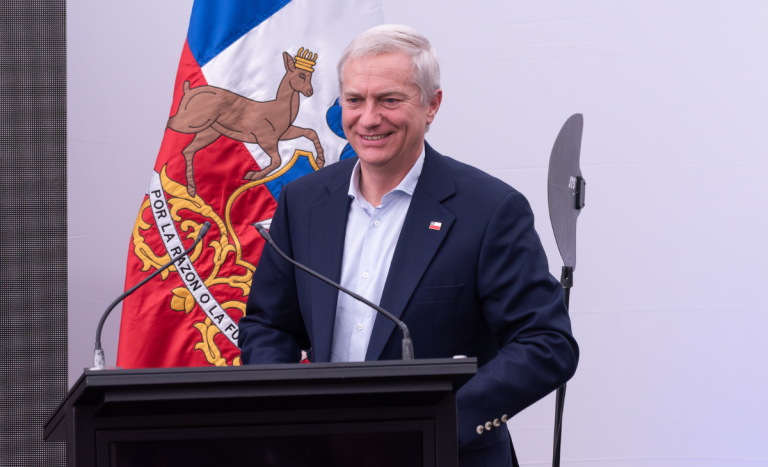 Aprobación del presidente Kast subió tras gestión del temporal: conoce el índice de encuesta Cadem