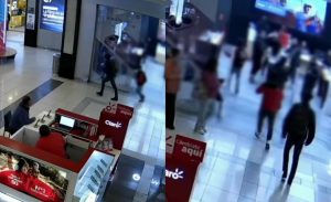 Cámaras captan violento actuar de menores de edad durante violento asalto en mall de Maipú