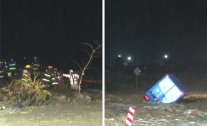 Dramático momento en Punitaqui: rescatan a dos personas desde camión atrapado en medio de estero