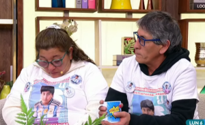 Papá de Alejandro Águila remeció al abrir en vivo último regalo que le dejó en vida: 