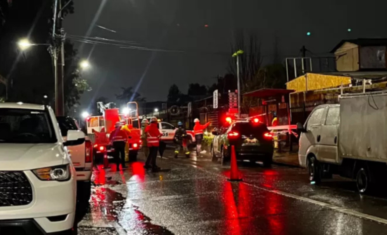 Tragedia durante sistema frontal: hombre falleció por descarga eléctrica en paradero de Cerro Navia