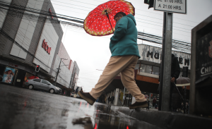 Alerta por intensas lluvias en la zona centro-sur del país: revisa las regiones afectadas