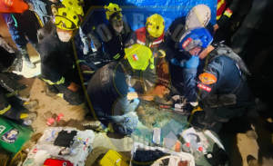 Bomberos de Chile rescató con vida a hombre que pasó ocho días bajo los escombros en Venezuela