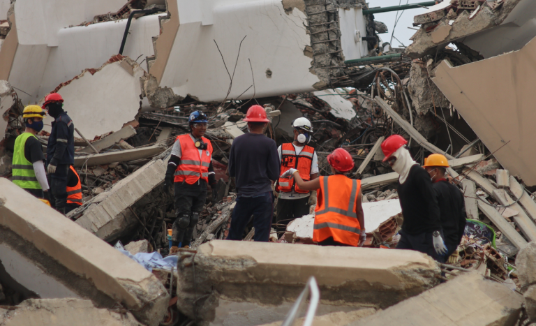 Terremoto en Venezuela deja más de 4.300 muertos y reportan 315 cuerpos sin identificar