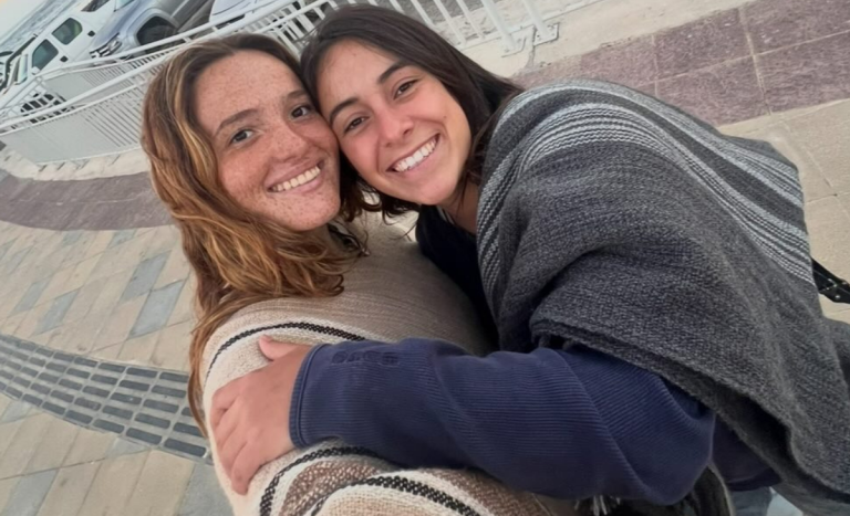 Hija de Cristián de la Fuente y Angélica Castro festejó dos años de relación: 