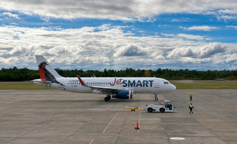 JetSmart responde por embargo de cuentas y acusa al Sermig de “descontextualizar” el caso