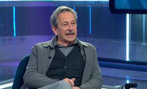 El cambio que advirtió Alfredo Castro en Chile tras volver de España: "Me tiene impactado"