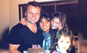 Andrea Sanhueza mostró la especial celebración con sus hijas por el cumpleaños 47 de Roberto Bruce
