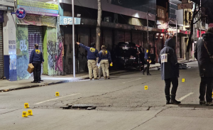 Balacera en Av. 10 de Julio en Santiago dejó dos fallecidos: sujetos atacaron a ocupantes de auto