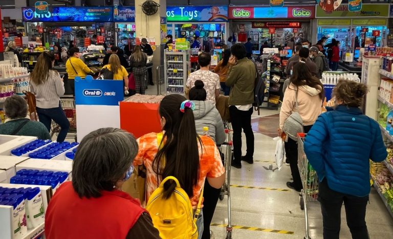 Tras no ser un feriado irrenunciable: revisa cómo funcionará el comercio este 15 de agosto