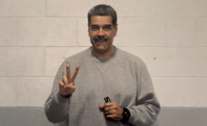 Comparten imágenes de Nicolás Maduro desde la cárcel en Estados Unidos: 