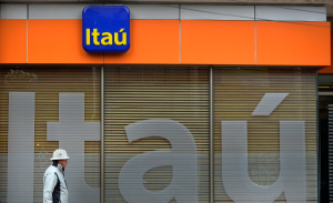 Por error bancario recibió depósito de más de $154 millones: cliente no devolvió el dinero