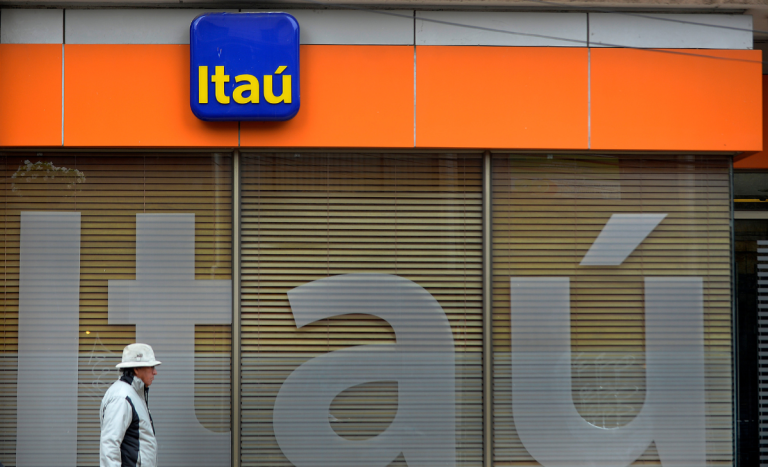 Por error bancario recibió depósito de más de $154 millones: cliente no devolvió el dinero