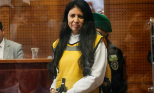 karen rojo nuevo revés