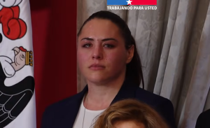 Entre lágrimas en cambio de gabinete: la emoción de Natalia Duco al dejar su cargo de ministra