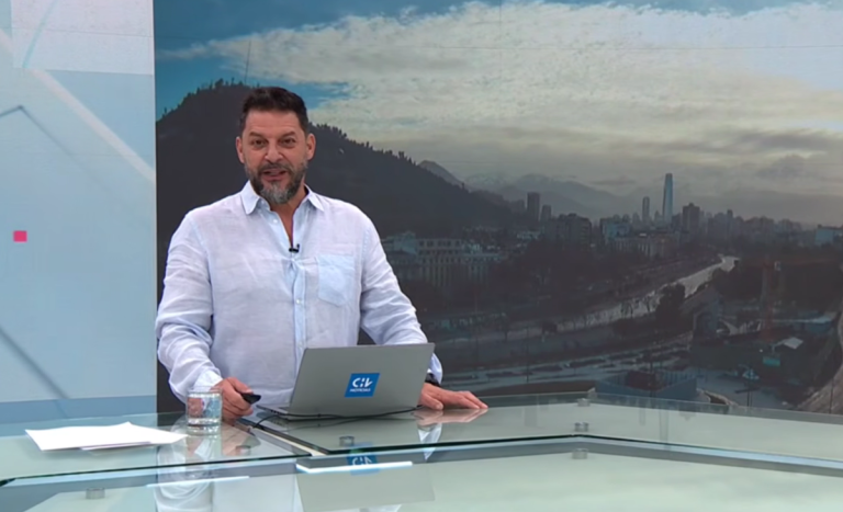 Rafael Cavada habría sido citado para aclarar abrupta salida del noticiario de CHV