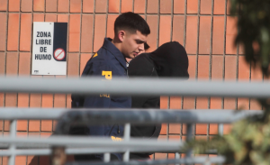 Robo de celular destapó abusos contra niña: profesor del colegio y conviviente de su madre detenidos