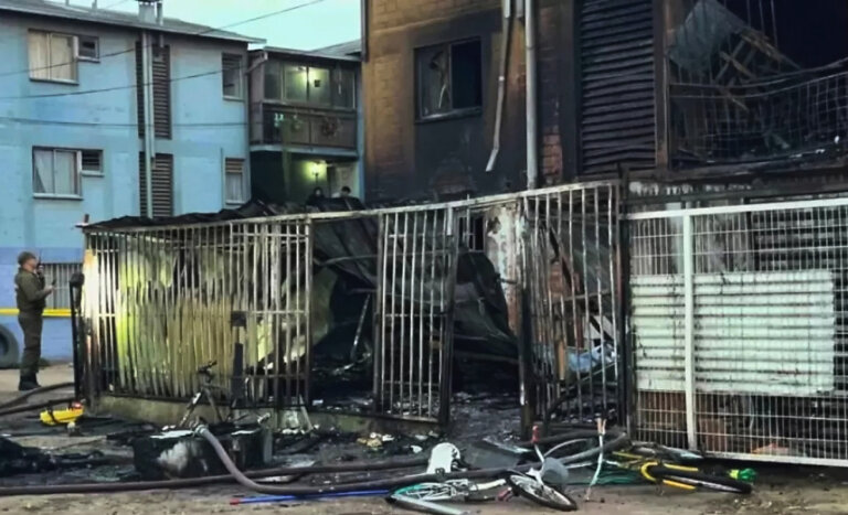 Detienen a mujer acusada de provocar fatal incendio que dejó dos muertos en Cerrillos
