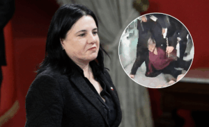Exministra Steinert sufrió estrepitosa caída en medio de preguntas de la prensa: video captó momento