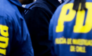 Formalizan a exjefe de la PDI acusado de abuso sexual contra subalterna quedó con arraigo nacional