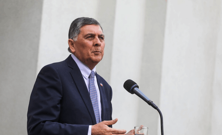 Nueva polémica en Ministerio del Interior: recién titulada recibió sueldo superior a $2,3 millones