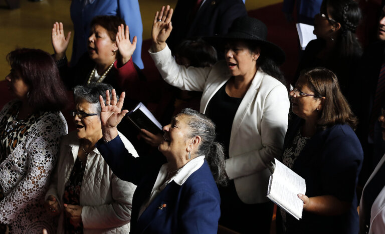 Polémica por línea del Minvu para financiar centros de culto: se destinaron más de $5 mil millones
