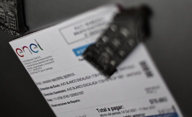 SEC formula cargos contra Enel por “cobros fantasmas”: cuentas de luz subían hasta en $200 mil